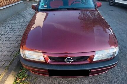 Opel Vectra 80.500 km 2.800 &euro; Altenstadt 63674