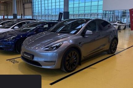 Tesla Model Y 38.497 km 42.600 &euro; Hanau 63457