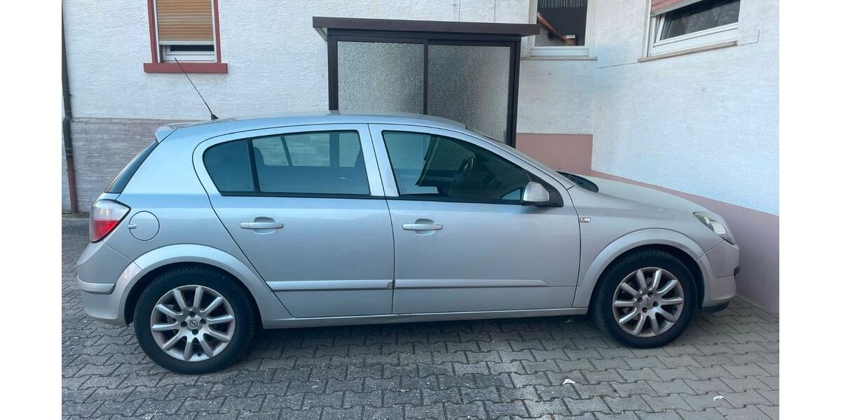 Opel Astra 196.000 km 2.199 &euro; Büttelborn 64572