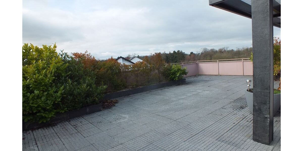 Penthouse mitten in Nauheim mit ca. 135m² Wohnfläche und 185m² Terrasse inkl. Garage - Einfamilienhaus Nauheim | Angebot:24610051