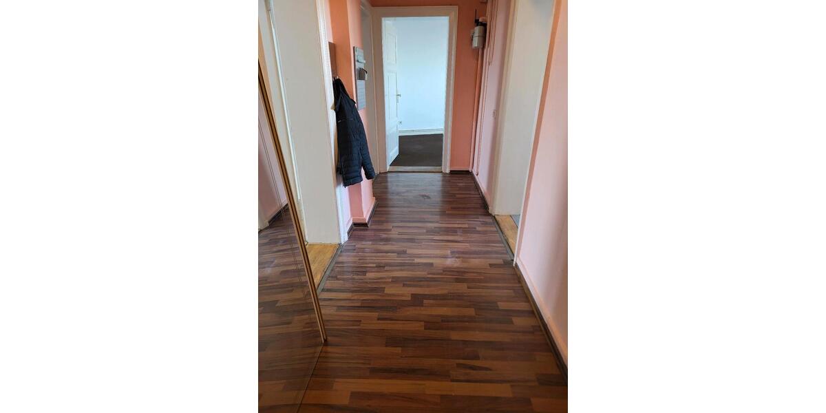 4-Zimmer-Wohnung 120m in FfM Fechenheim zu vermieten 4 zimmer