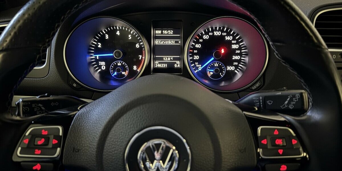 VW Golf R 4Motion 6-Gang /Leder/ 19´´/Xenon/HG-M 247.000 km 13.250 &euro; Dreieich 63303