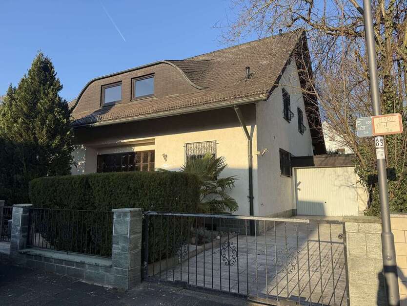 Haus zum Mieten in Offenbach 2.490 € 245 m²