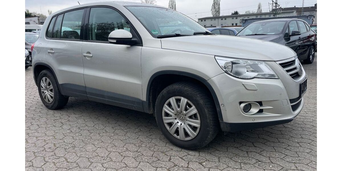VW Tiguan 200.986 km 7.499 &euro; Frankfurt am Main 65933