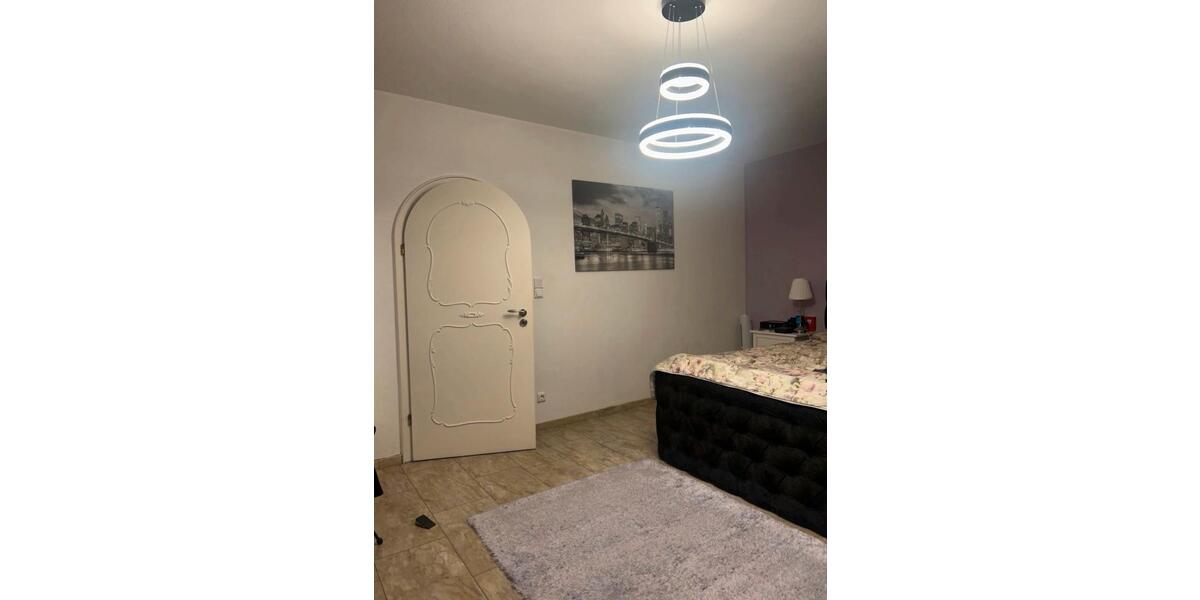 Reihenhaus Offenbach am Main Bieber - 6 Zimmer, 180 m&sup2;, 2.750&euro; | Angebot:25753735
