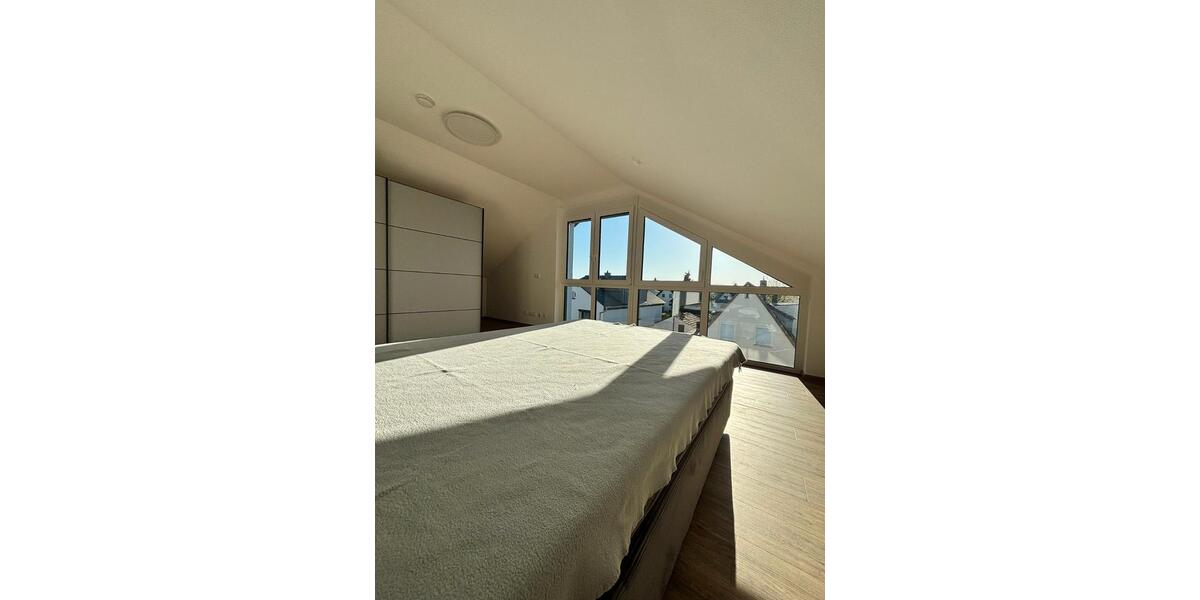 Dachgeschoßwohnung Karben - 2 Zimmer, 80 m&sup2;, 979&euro; | Angebot:26400052