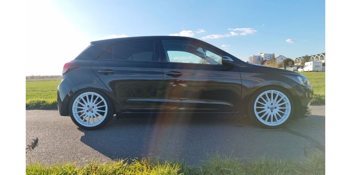 Hyundai i20 50.000 km 11.000 &euro; Rodgau 63110