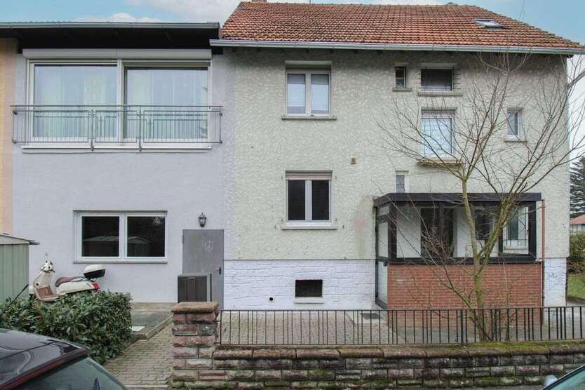 Haus zum Kaufen in Karben 598.000 € 243.15 m²