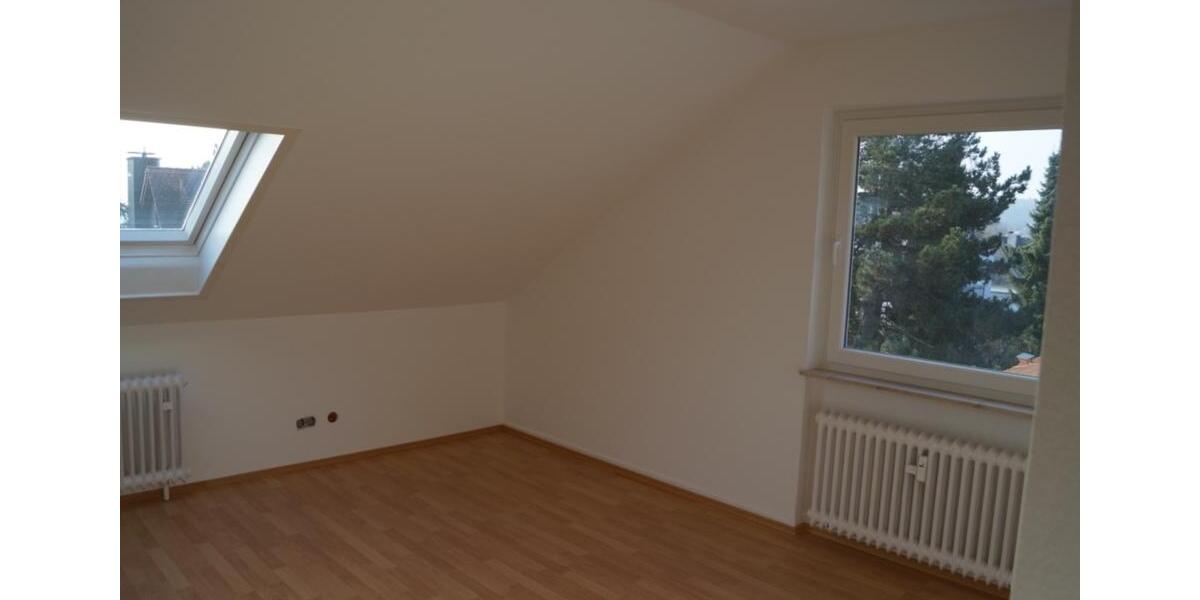 Dachgeschoßwohnung Bad Nauheim - 3 Zimmer, 64 m&sup2;, 820&euro; | Angebot:25656926