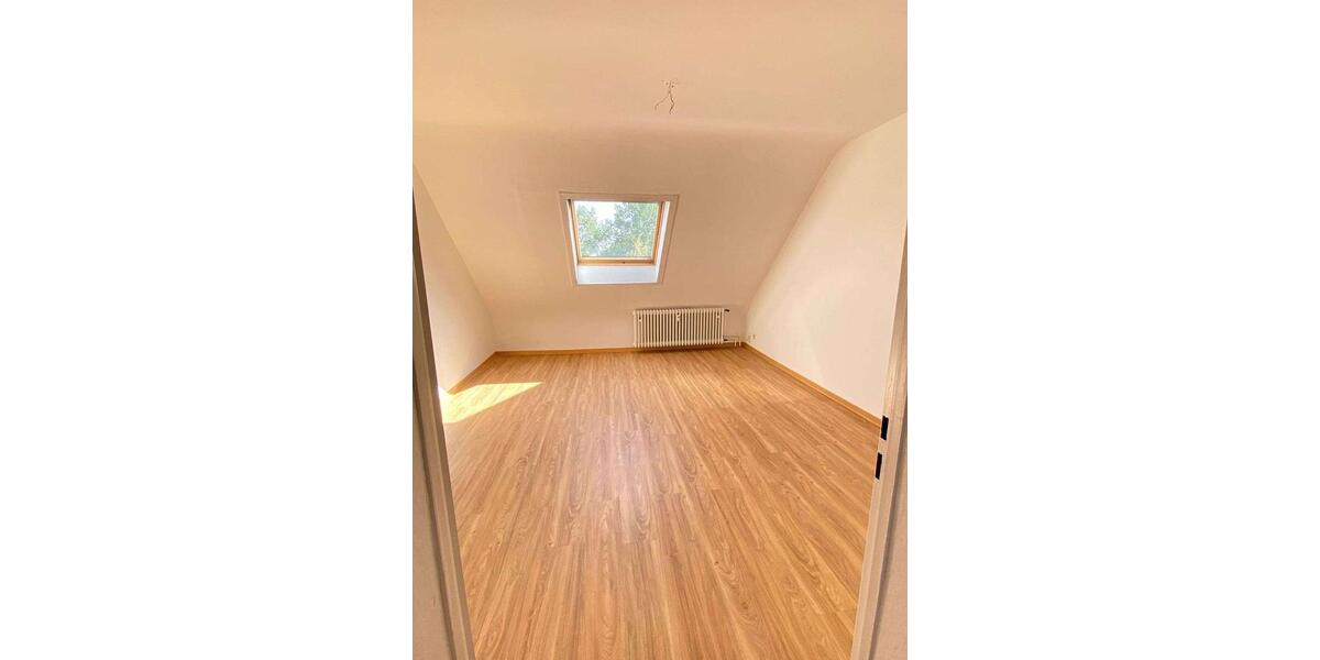 Dachgeschoßwohnung Frankfurt am Main Fechenheim - 3 Zimmer, 63 m&sup2;, 831&euro; | Angebot:25781602