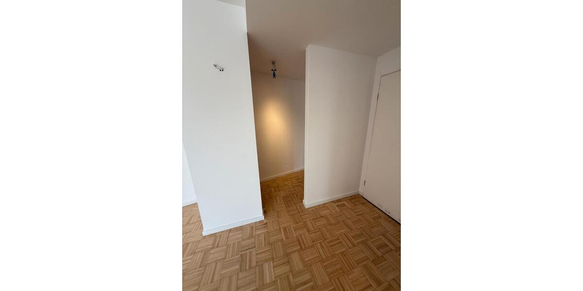 Dachgeschoßwohnung Oberursel (Taunus) - 4 Zimmer, 100 m&sup2;, 1.100&euro; | Angebot:26416269