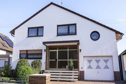 Haus zum Kaufen in Hattersheim 620.000 € 183 m² 6 zimmer