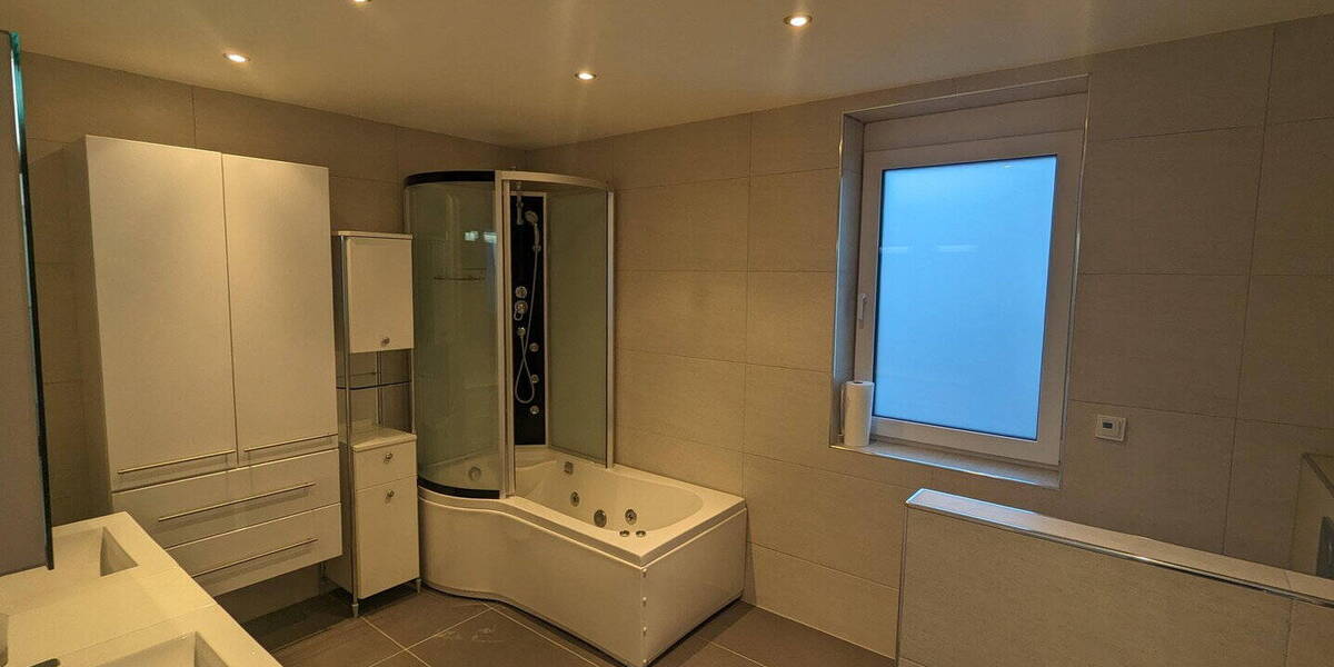 Einfamilienhaus Dreieich Buchschlag - 9 Zimmer, 300 m&sup2;, 4.390&euro; | Angebot:26712738