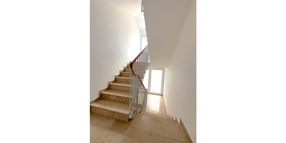 Etagenwohnung Frankfurt am Main Ginnheim - 4 Zimmer, 117 m&sup2;, 2.375&euro; | Angebot:24750589