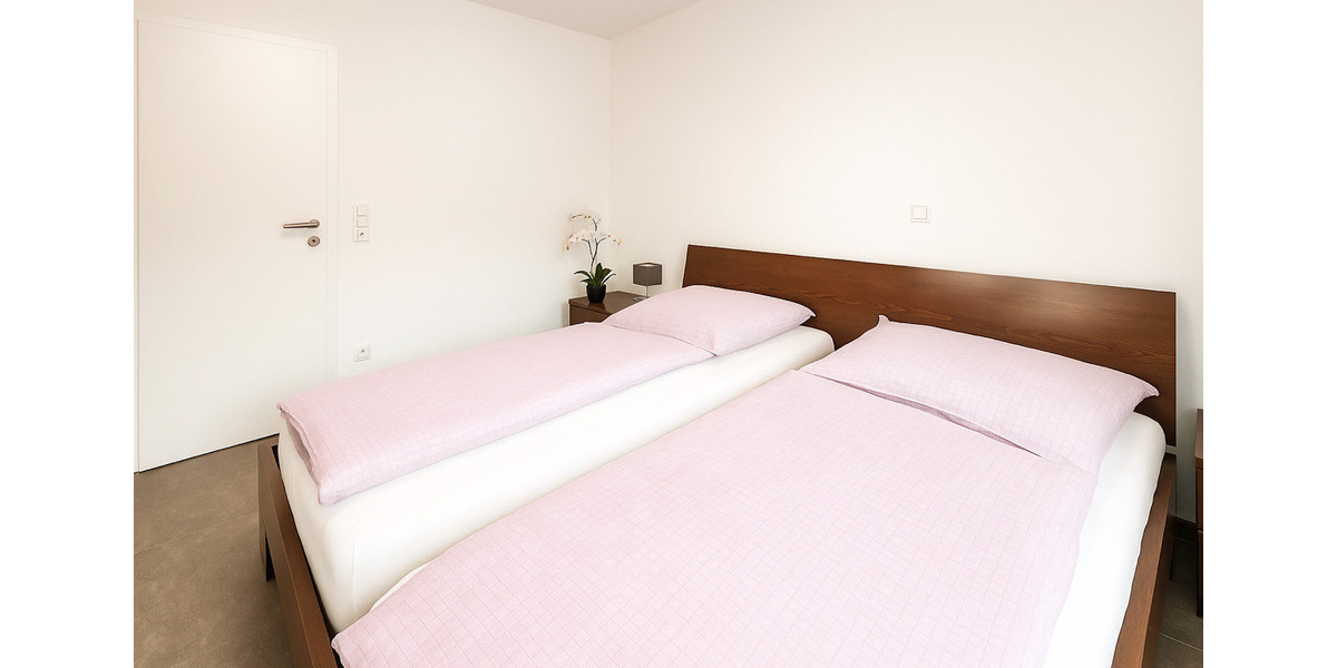 Voll möblierte 2-Zimmer-Luxuswohnung mit Garten & Außenstellplatz in Frankfurt-Preungesheim 2 zimmer