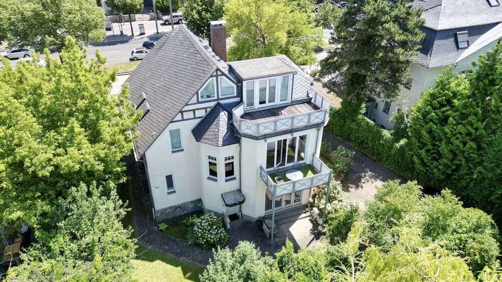 Haus zum Kaufen in Wiesbaden 1.690.000 € 281 m²