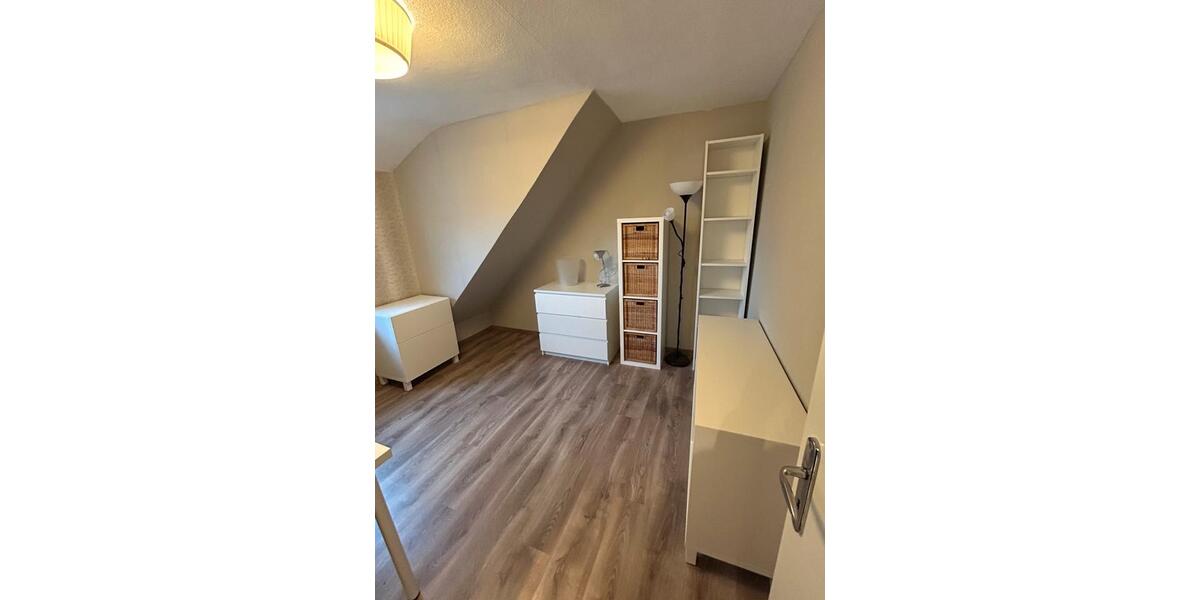 Dachgeschoßwohnung Frankfurt am Main Bergen-Enkheim - 3 Zimmer, 50 m&sup2;, 900&euro; | Angebot:26412889