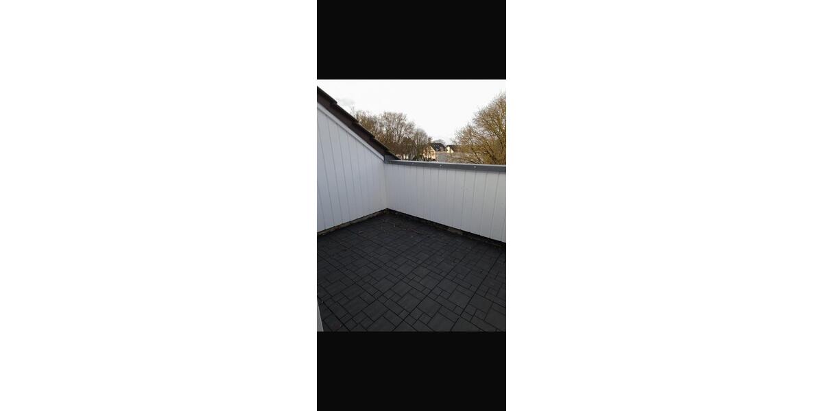 Dachgeschoßwohnung Schöneck - 2.5 Zimmer, 75 m&sup2;, 830&euro; | Angebot:25086632