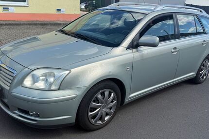 Toyota Avensis 233.300 km 1.900 &euro; Hanau 63452