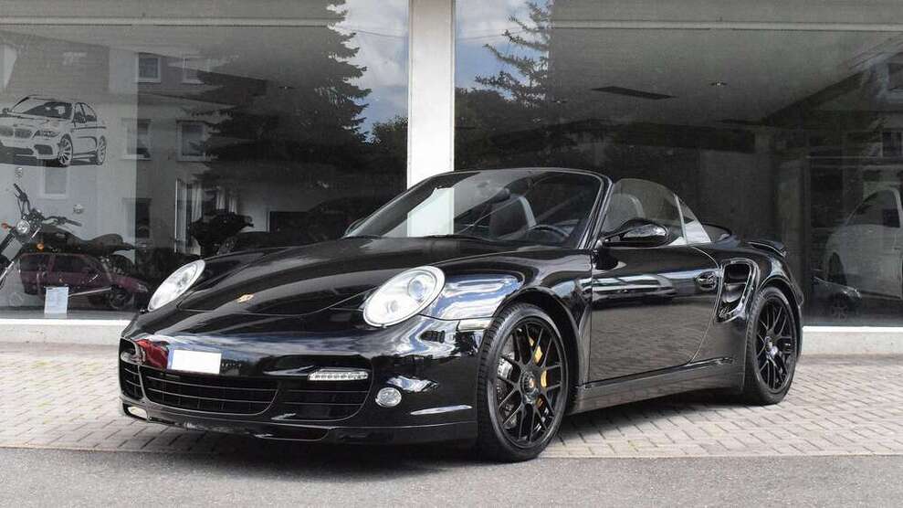911