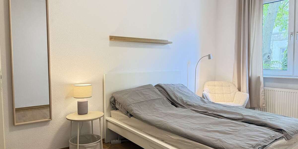 Etagenwohnung Frankfurt Bockenheim - 2 Zimmer, 85 m&sup2;, 1.490&euro; | Angebot:26675362