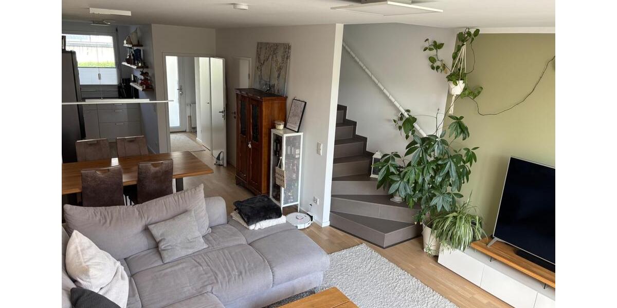 Reihenhaus Frankfurt am Main Ost - 3.5 Zimmer, 88 m&sup2;, 1.920&euro; | Angebot:26601588