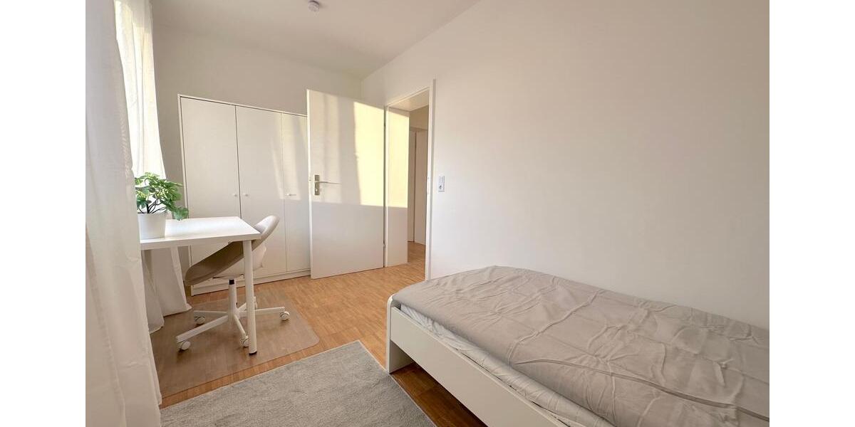 Ein Zimmer frei in großer 6-Zimmer-WG in Frankfurt am Main – Wasgaustraße 47! 1 zimmer