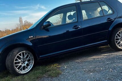 VW Golf 135.387 km 3.300 &euro; Oberursel 61440