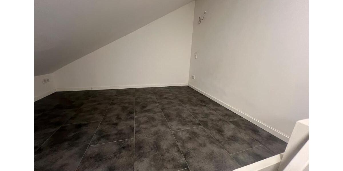 Dachgeschoßwohnung Offenbach am Main Hafen - 2.5 Zimmer, 82 m&sup2;, 320.000&euro; | Angebot:26727373