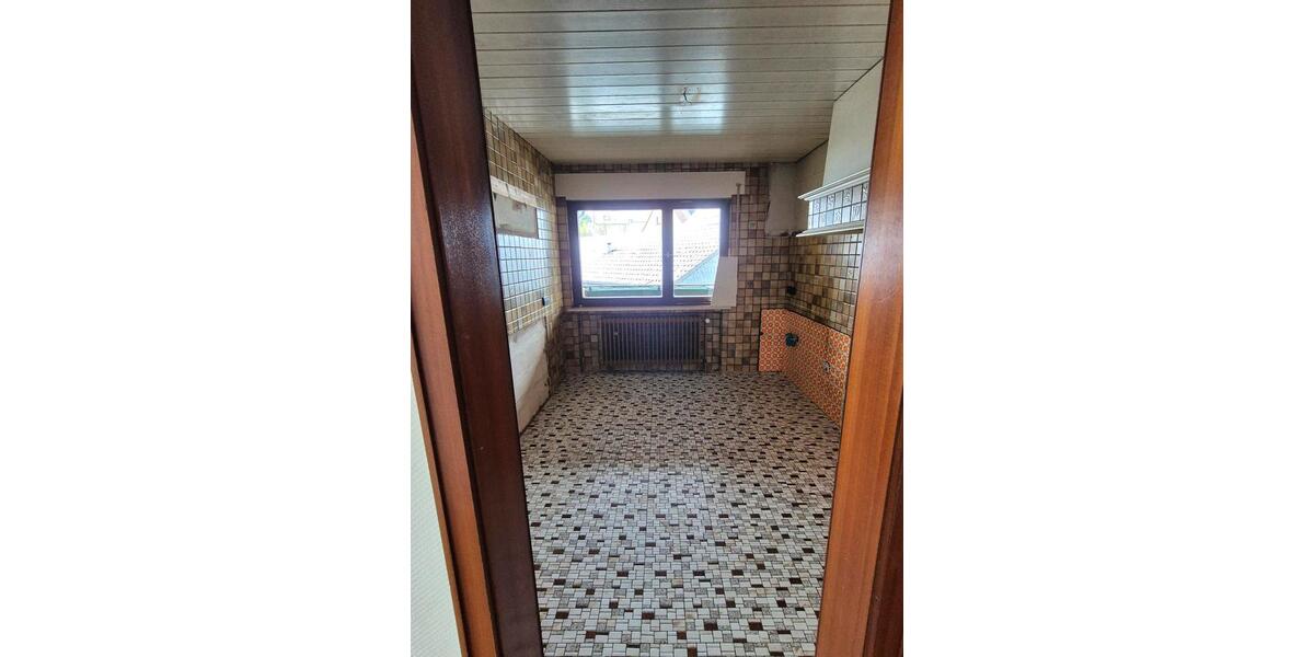 Etagenwohnung Langenselbold - 4 Zimmer, 140 m&sup2;, 1.260&euro; | Angebot:25323850