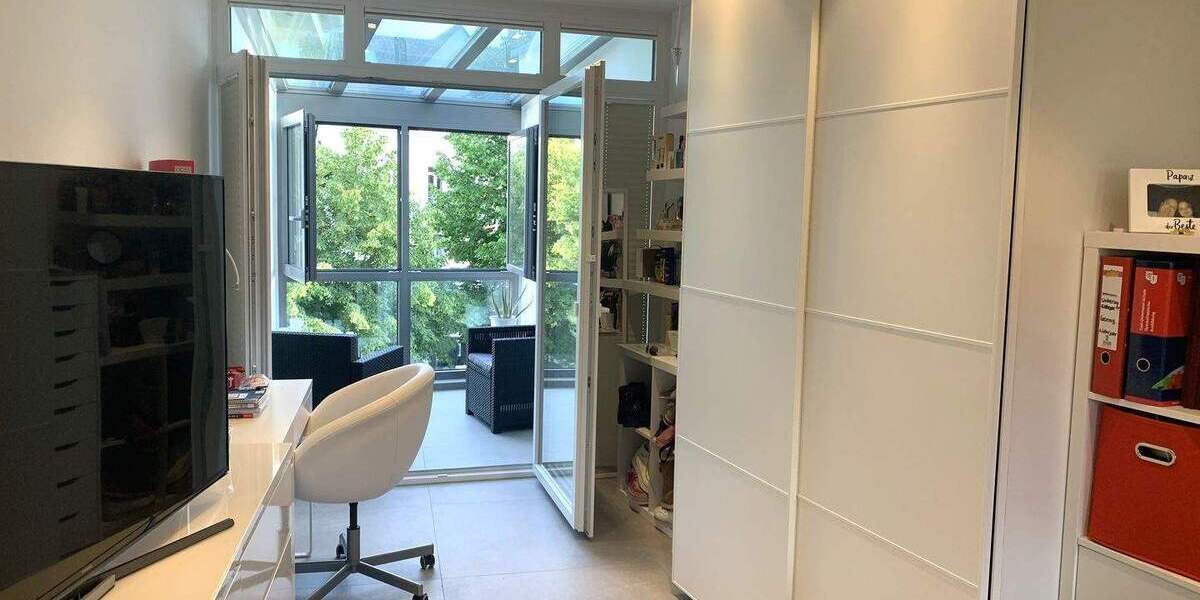 Moderne 4 Zi., EBK, TGL-Bad, 110 m² Wfl., I.OG im 4 FH! Schöne Randlage von Dornholzhausen 4 zimmer