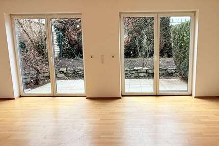 Haus zum Mieten in Kelkheim (Taunus) 1.800 € 160 m² 6 zimmer
