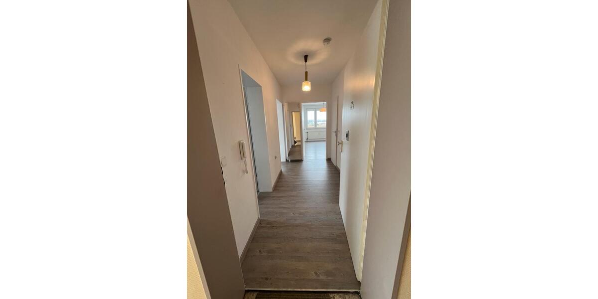 Etagenwohnung Bischofsheim - 2 Zimmer, 63 m&sup2;, 1.350&euro; | Angebot:26409328
