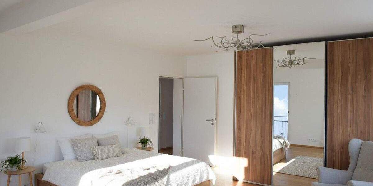 Freistehendes Einfamilienhaus mit großem Garten 9 zimmer