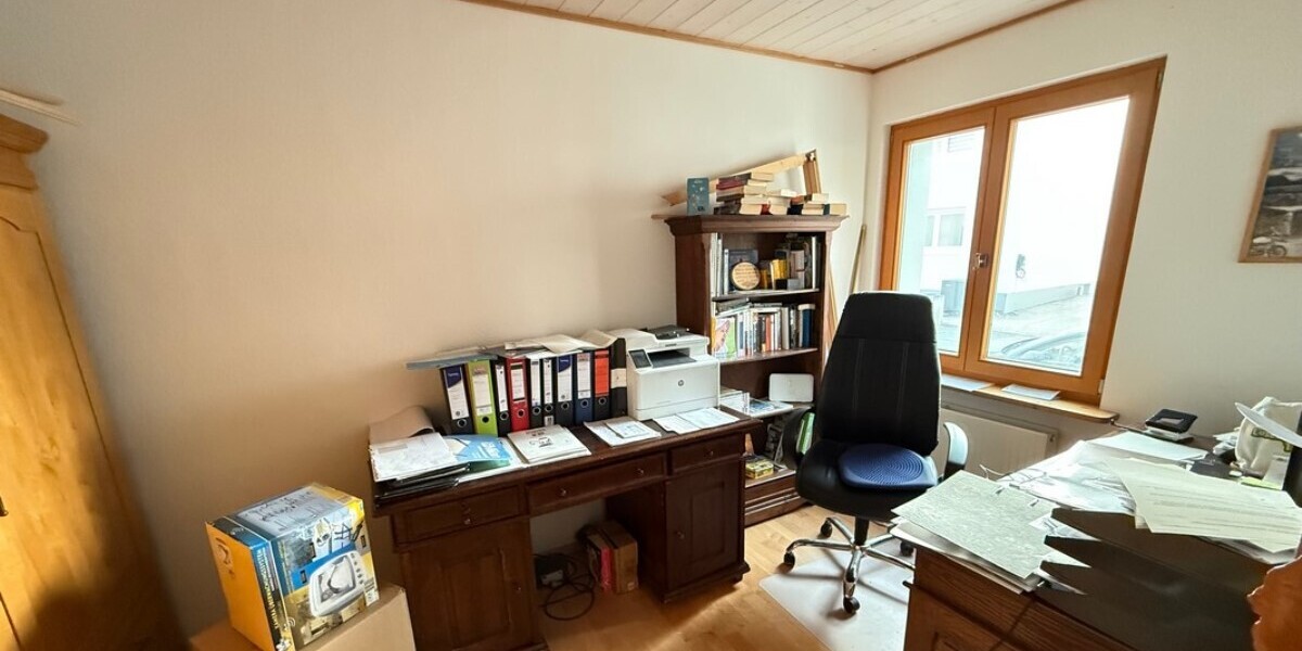 Flörsheim: Sie suchen das besondere Wohnflair? Ein toller Familienwohnsitz mit Aufzug - Doppelhaushälfte Flörsheim | Angebot:25568492