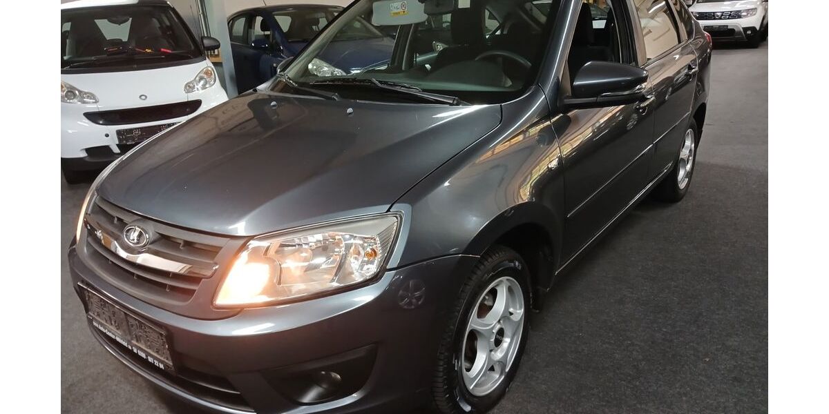 Lada Granta 82.000 km 5.450 &euro; Rüsselsheim 65428