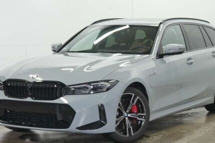 BMW 330 23.729 km 45.989 € Frankfurt 60314