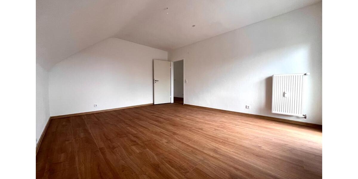 Etagenwohnung Frankfurt am Main Bonames - 3 Zimmer, 101 m&sup2;, 1.600&euro; | Angebot:26493136