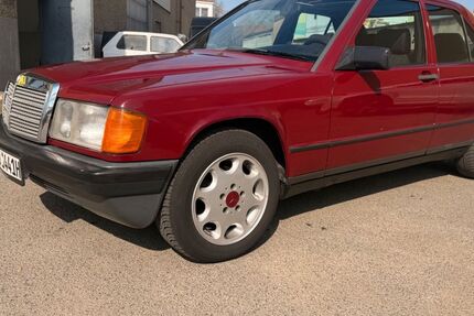 Mercedes-Benz 190 199.800 km 6.400 &euro; FRANKFURT 65933