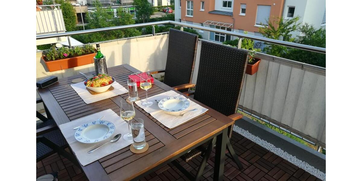 Komfortable Wohnung mit Balkon, Aufzug und Tiefgaragenstellplatz 3 zimmer