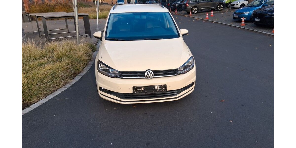 VW Touran 299.998 km 6.891 &euro; Frankfurt am Main 60386