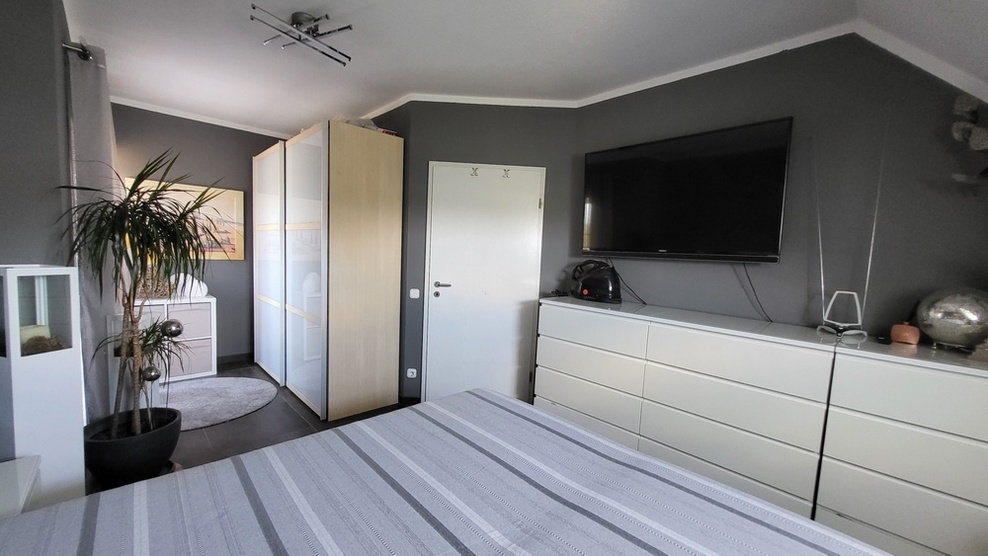 moderne DHH mit ELW im 