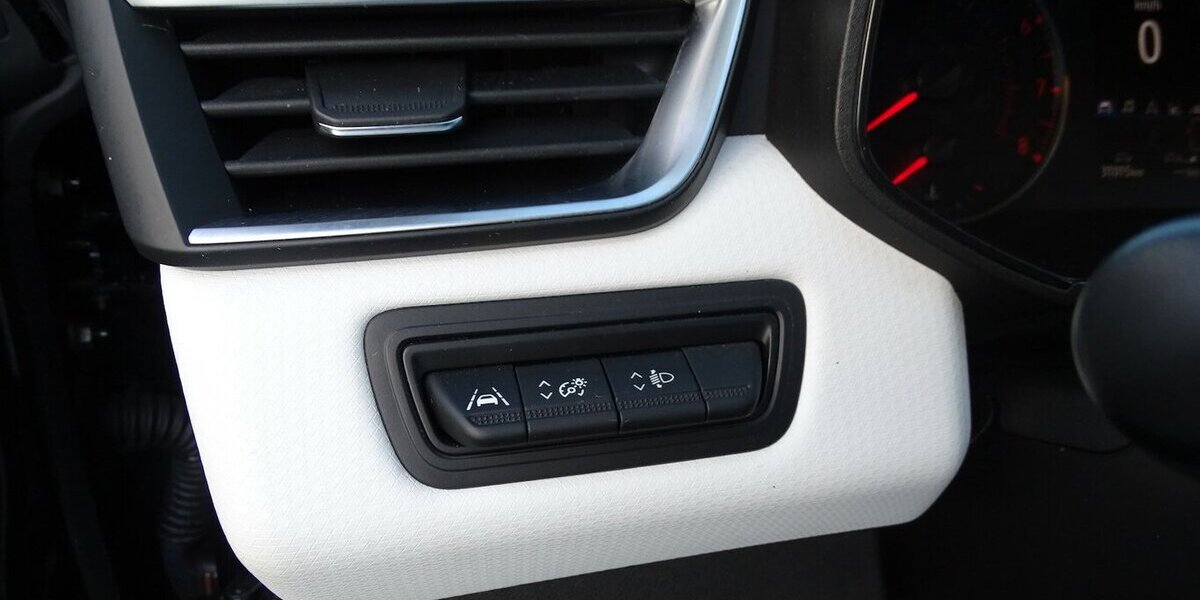 Renault Clio 1,0l Evolution Navi Rückfahrkamera, Einparkhi 31.015 km 12.790 &euro; Rodgau 63110