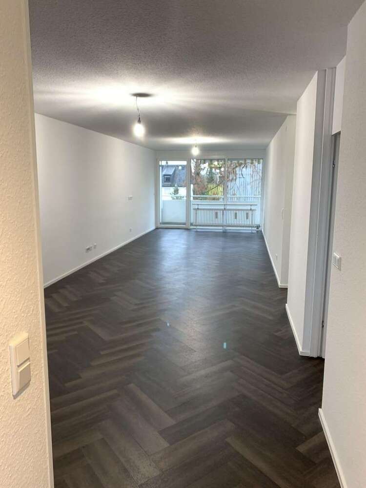 Wohnung zum Kaufen in Wiesbaden 240.000 € 83 m²