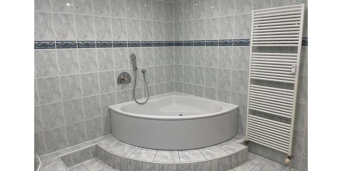 3,5 Zimmer Wohnung 2 Etagen mit Balkon, Terrasse, Garten 3.5 zimmer