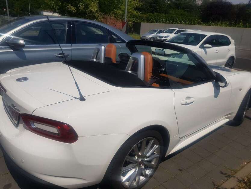 Fiat 124 Spider 26.500 km 21.000 € Büdingen 63654