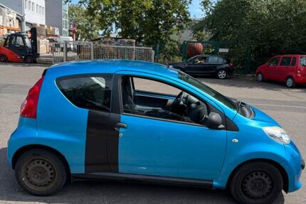 Peugeot 107 182.000 km 1.300 &euro; Offenbach 63069