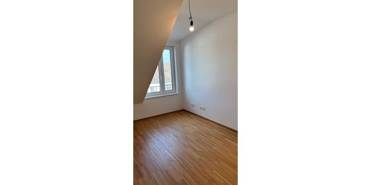 Etagenwohnung Offenbach am Main Hafen - 4 Zimmer, 154 m&sup2;, 2.695&euro; | Angebot:24277698
