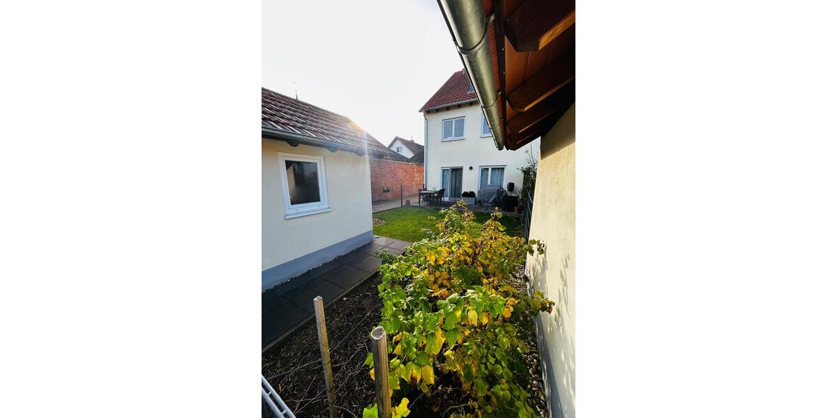 neuwertiges Reihenendhaus in ruhiger Lage zu verkaufen 5.5 zimmer