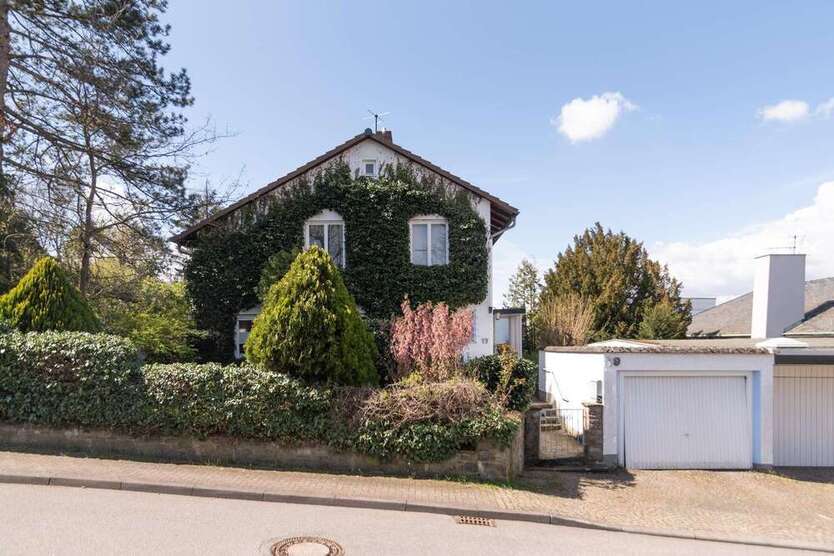 Haus zum Kaufen in Wiesbaden 1.395.000 € 220 m²